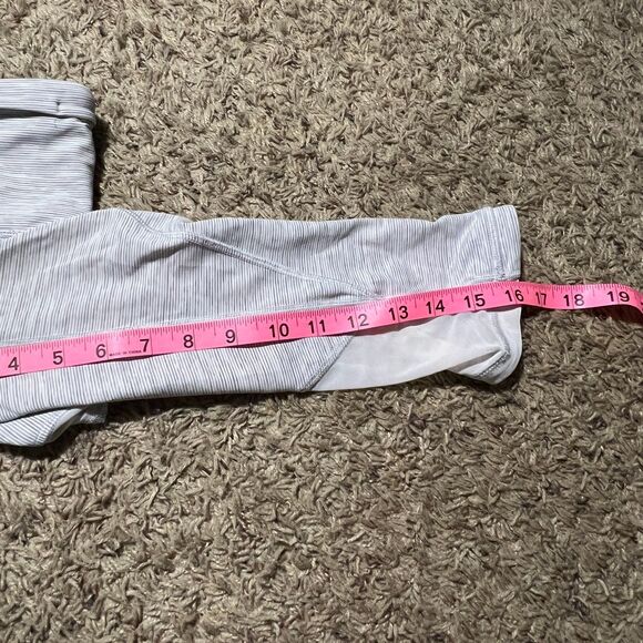 Lululemon Size 4 Run With The Sun Crop Wee Are From Space Nimbus Battleship Wht - Picture 9 of 9